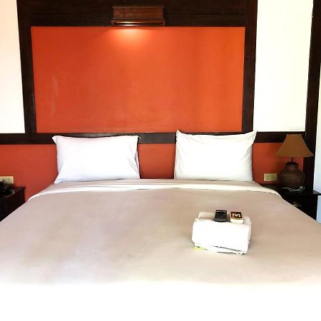 Hotel Sutus Court 7 Pattaya Esterno foto