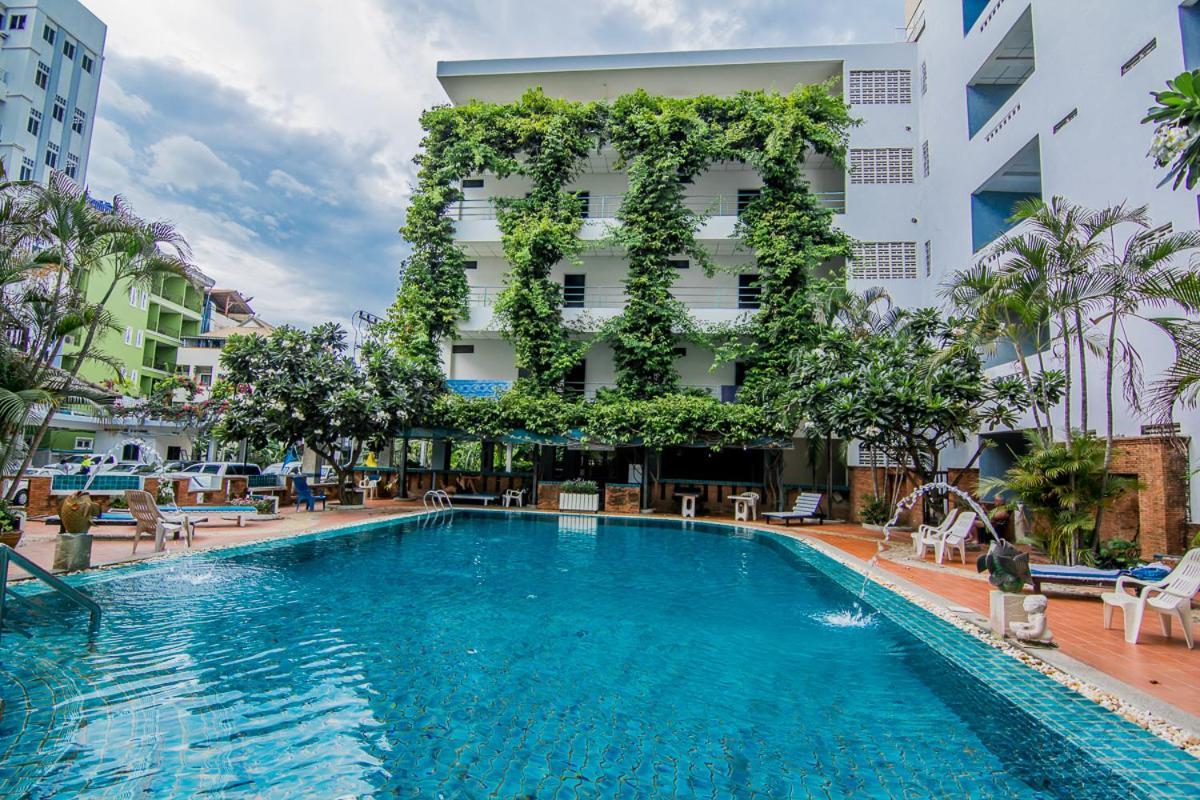 Hotel Sutus Court 7 Pattaya Esterno foto