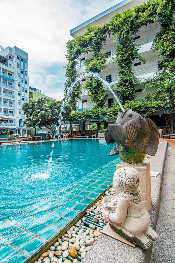 Hotel Sutus Court 7 Pattaya Esterno foto