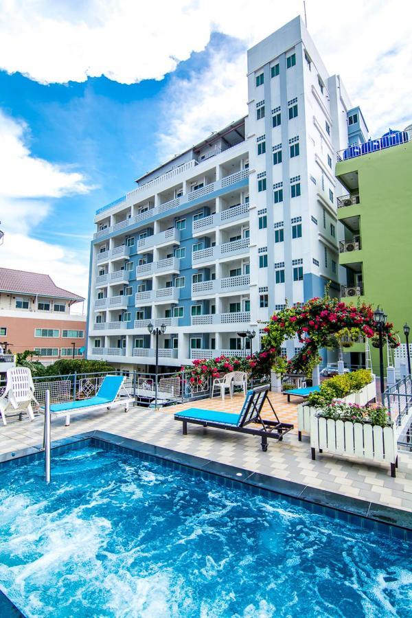 Hotel Sutus Court 7 Pattaya Esterno foto